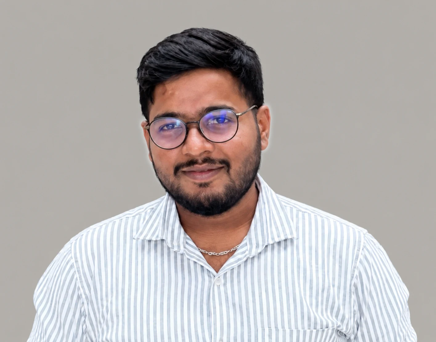 Satish Ishwar Naik, scholarship recipient
